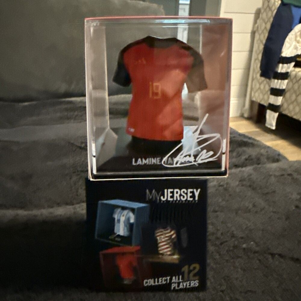 Spain Lamine Yamal #19 2026 Home Jersey Mini Display Case - FIFA WC memorabilia